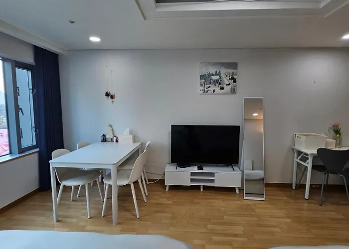 Hongdae Cleanhouse 4*